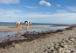 Slunce, teplo a voda jsou pro děti radost, bez dohledu ale představují riziko